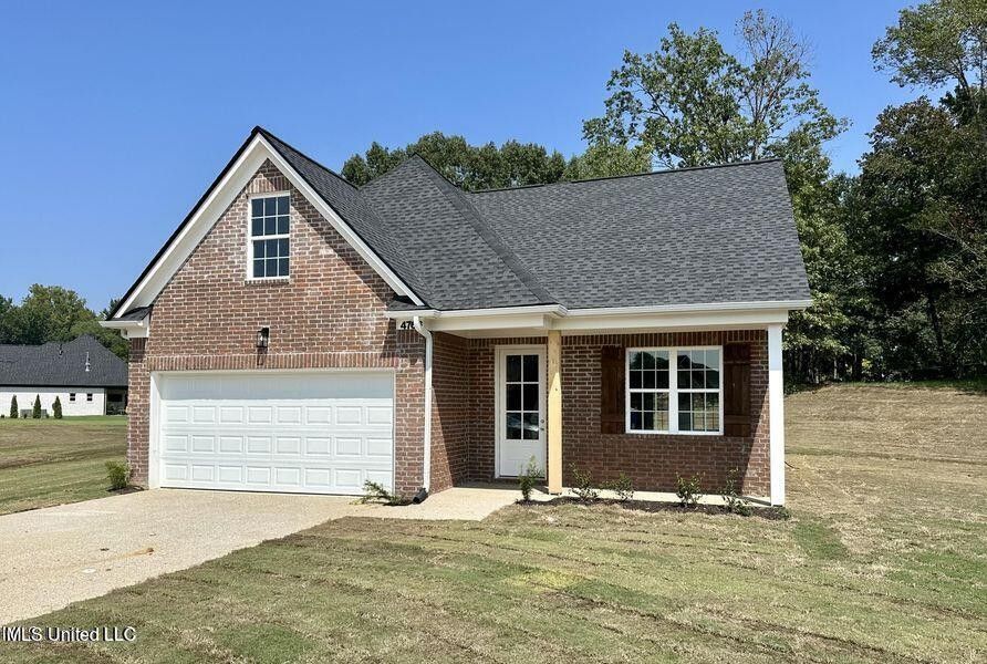 4766 Pacific Cove. Horn Lake, MS 38637