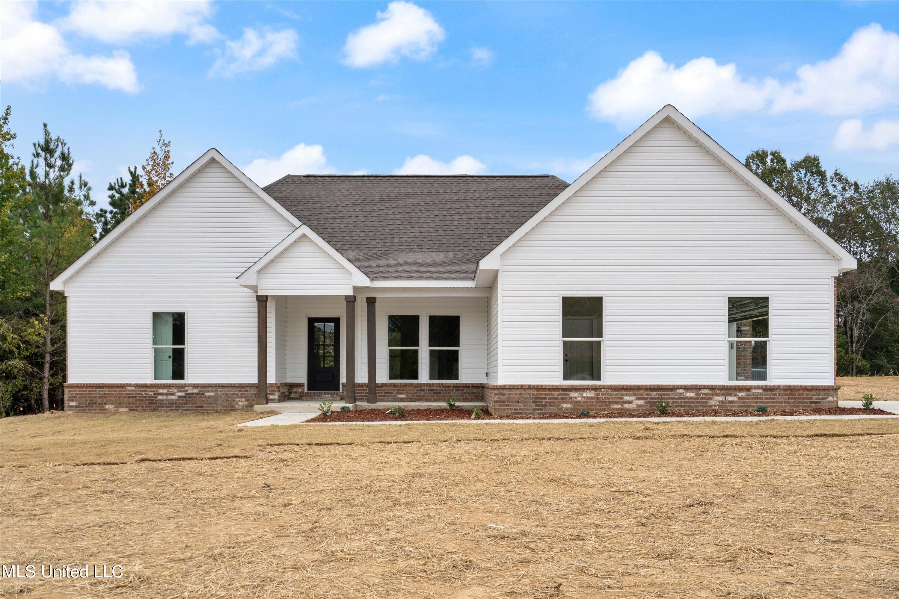 168 Rossville Road. Holly Springs, MS 38635