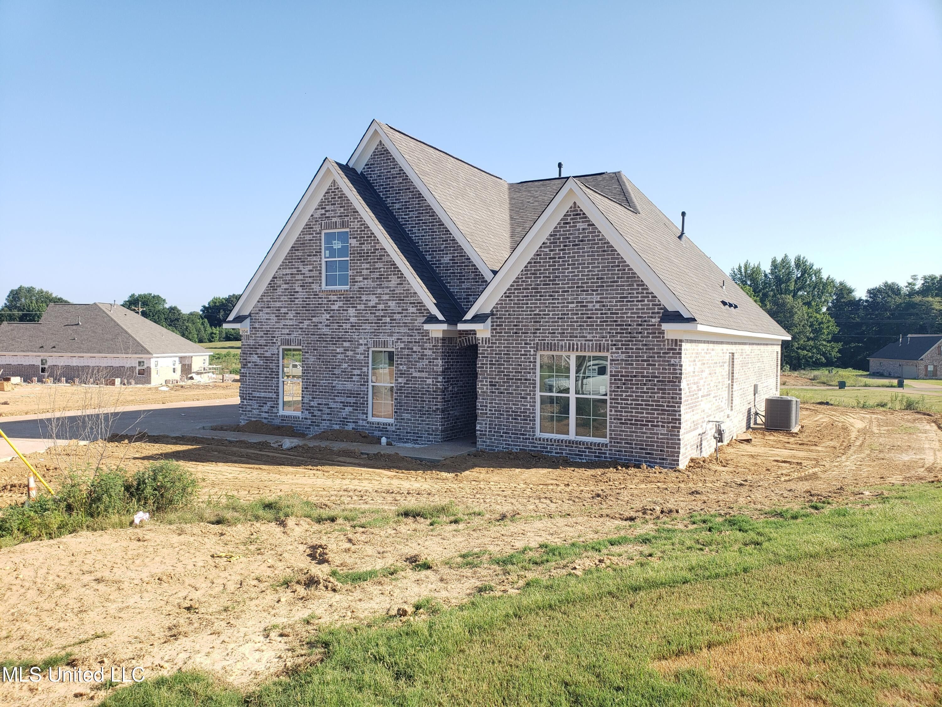 104 Honor Cove. Senatobia, MS 38668