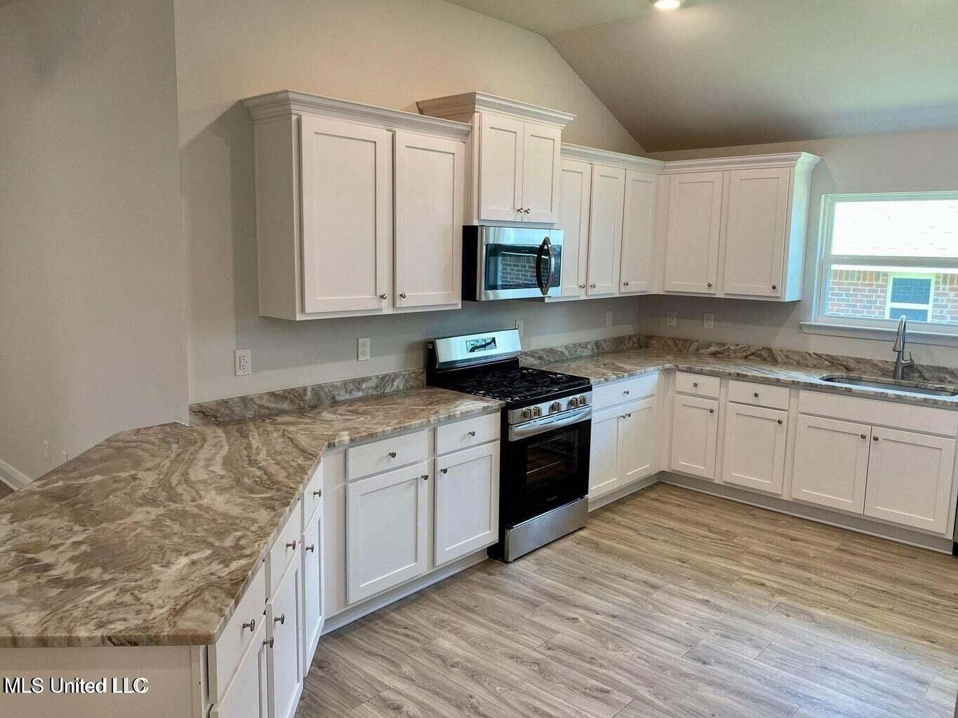 4229 W Olivia Circle. Olive Branch, MS 38654