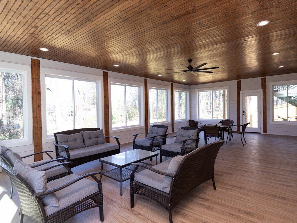 1212 Beanland Dr. Oxford, MS 38655