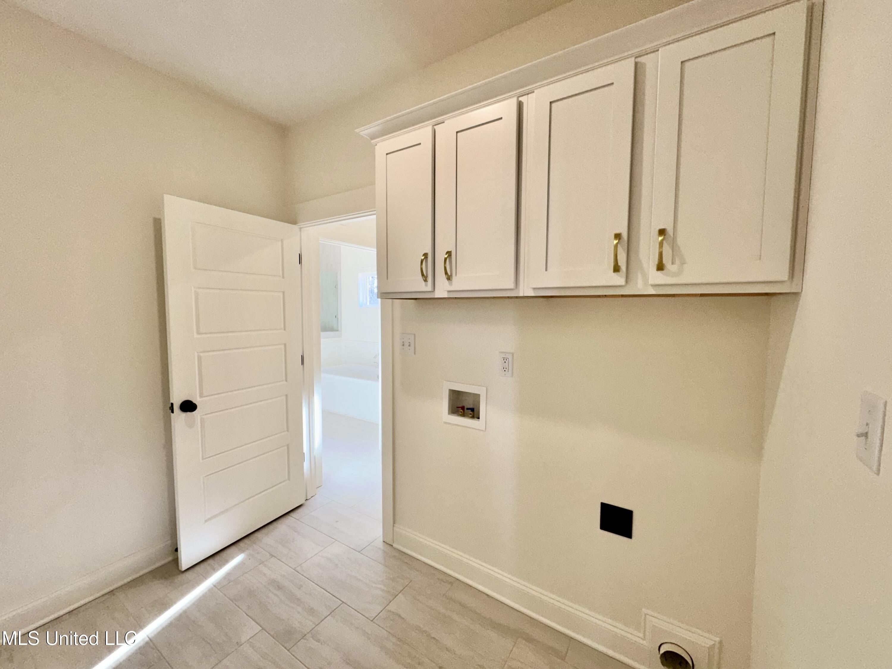 6612 Grand Oak Lane. Southaven, MS 38672