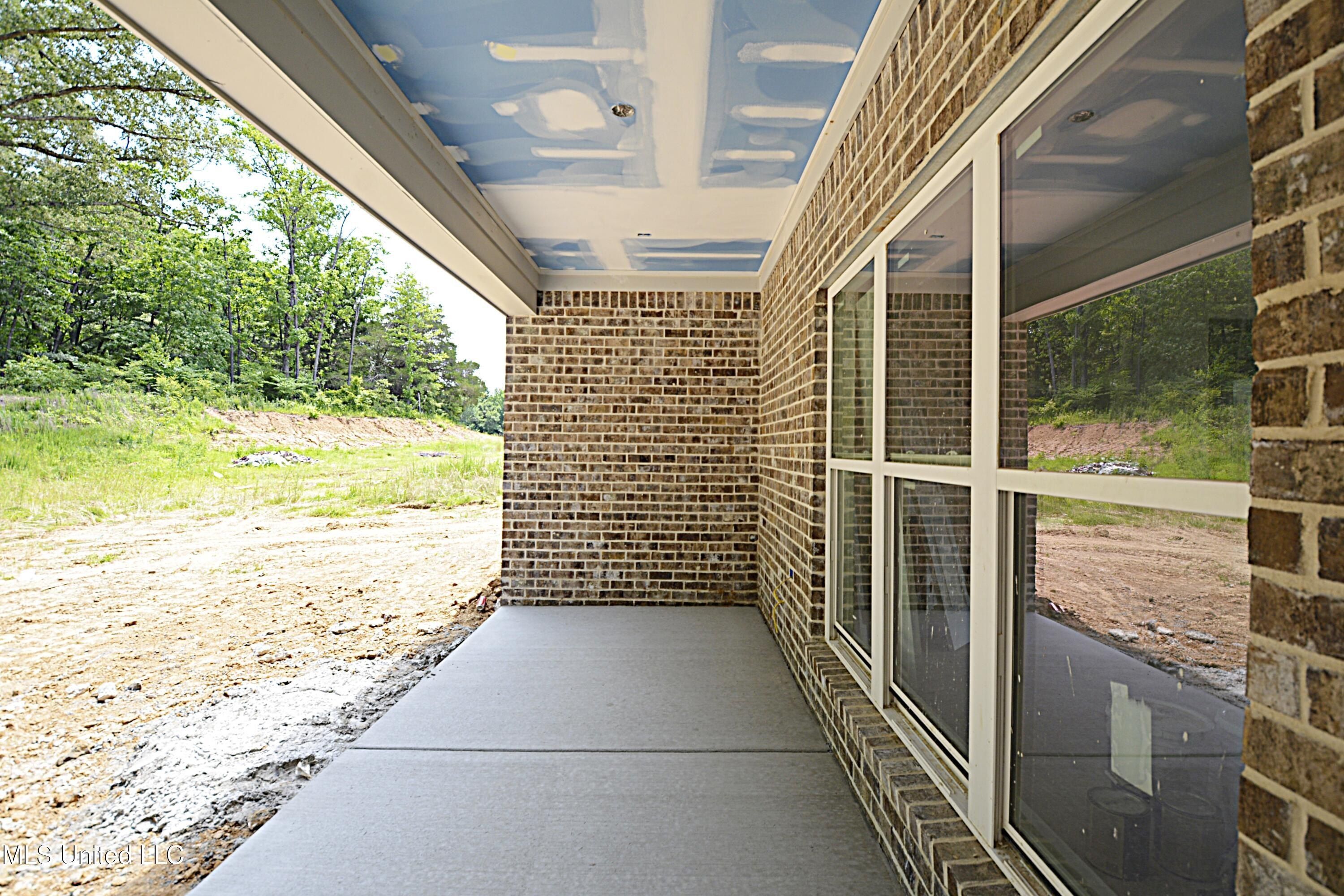 7684 Ridgefield Drive. Horn Lake, MS 38637