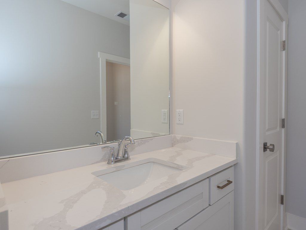 2002 Rosemary Street. Oxford, MS 38655