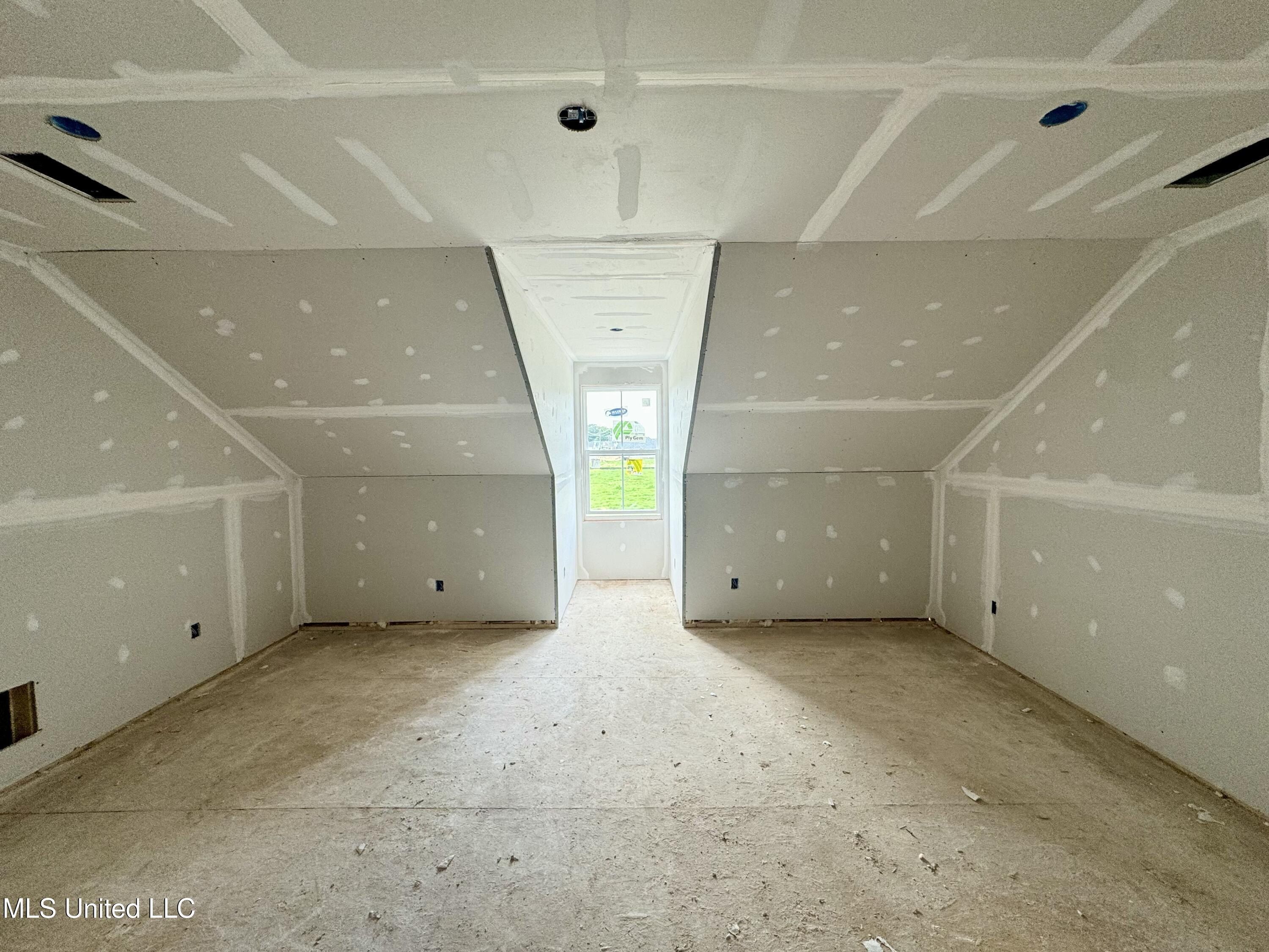 6530 Eastland Court. Southaven, MS 38672