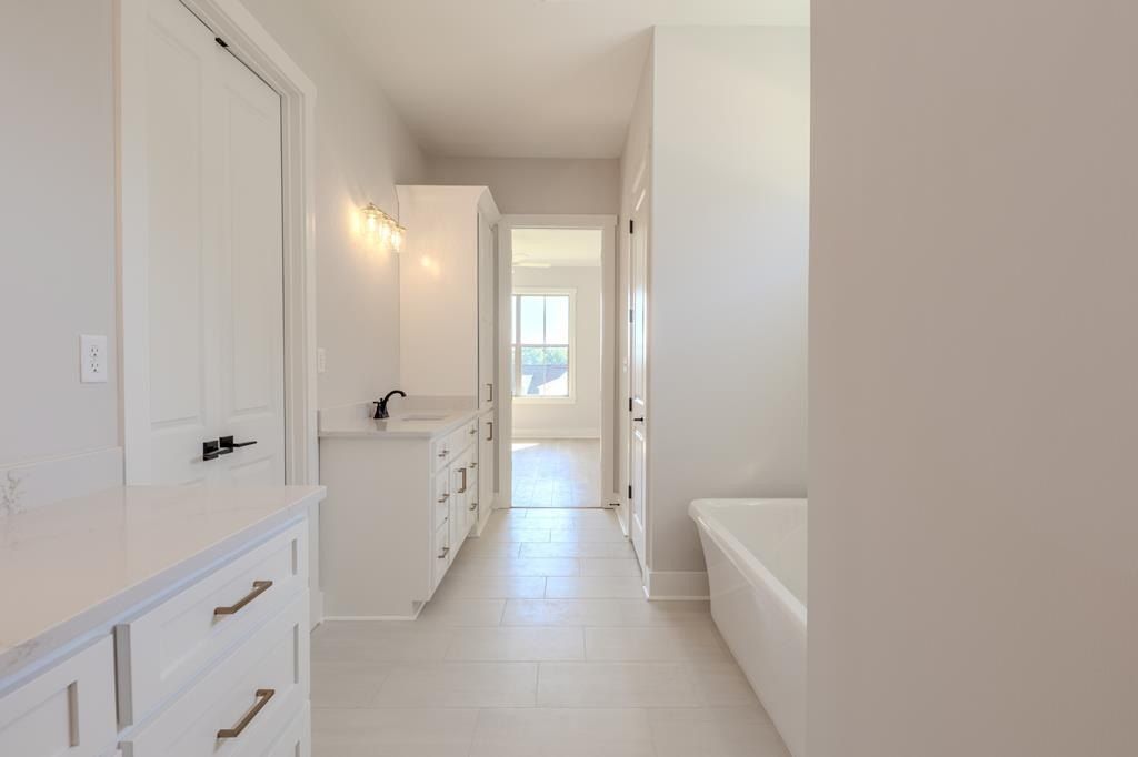 456 South Grove Drive. Oxford, MS 38655