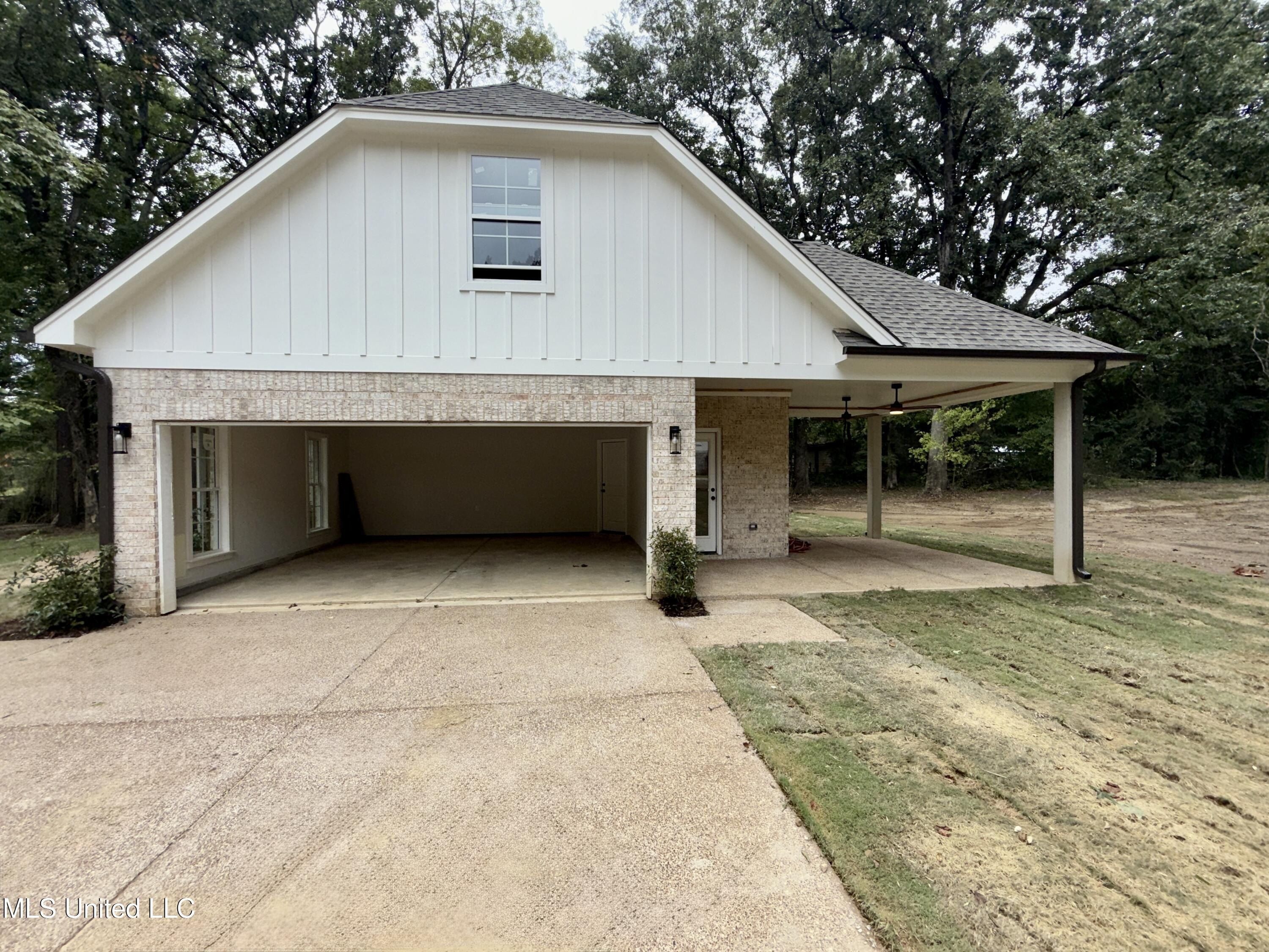 164 Spring Dove Road. Byhalia, MS 38611