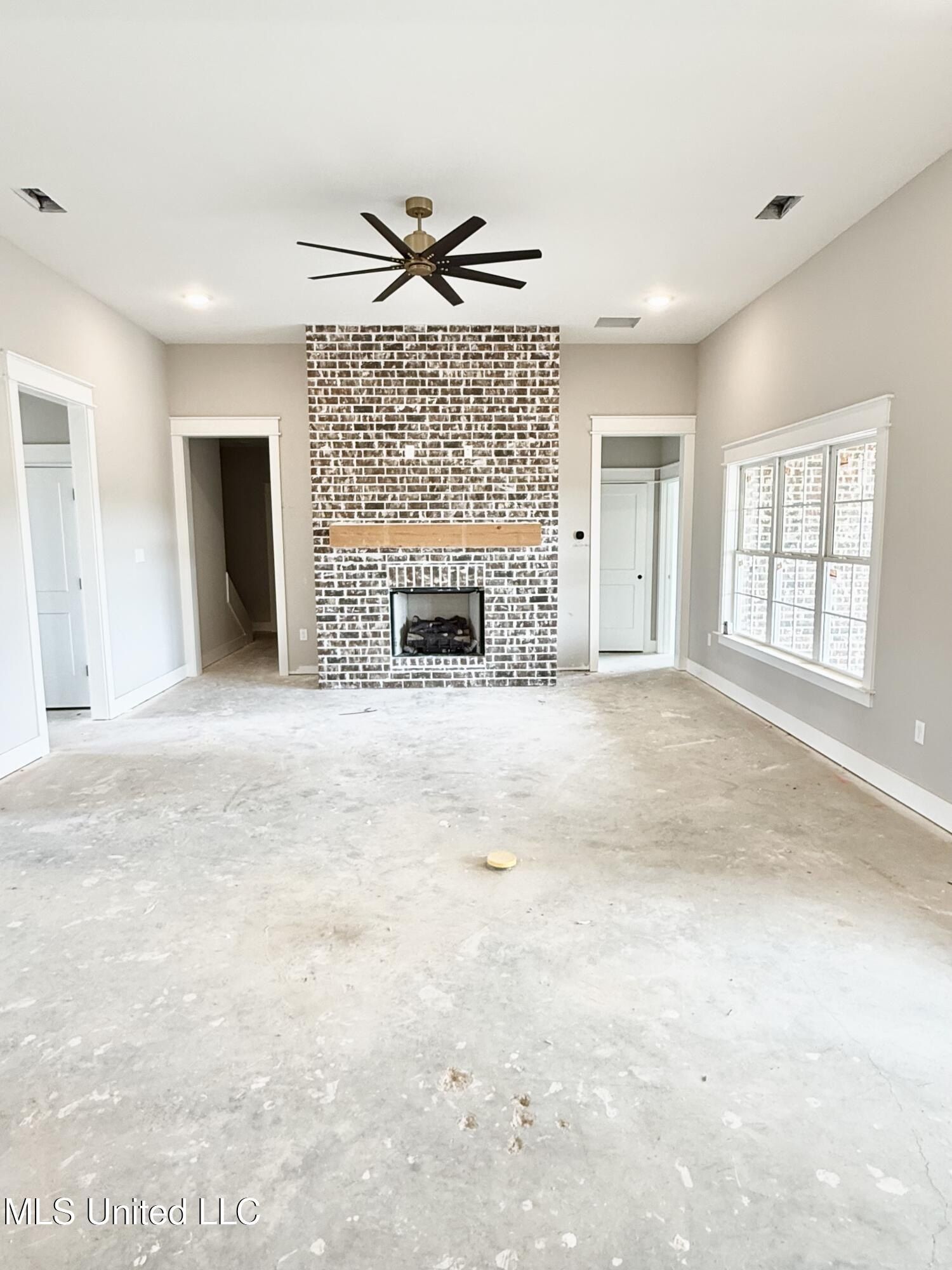 4259 Adriane Cove. Nesbit, MS 38651