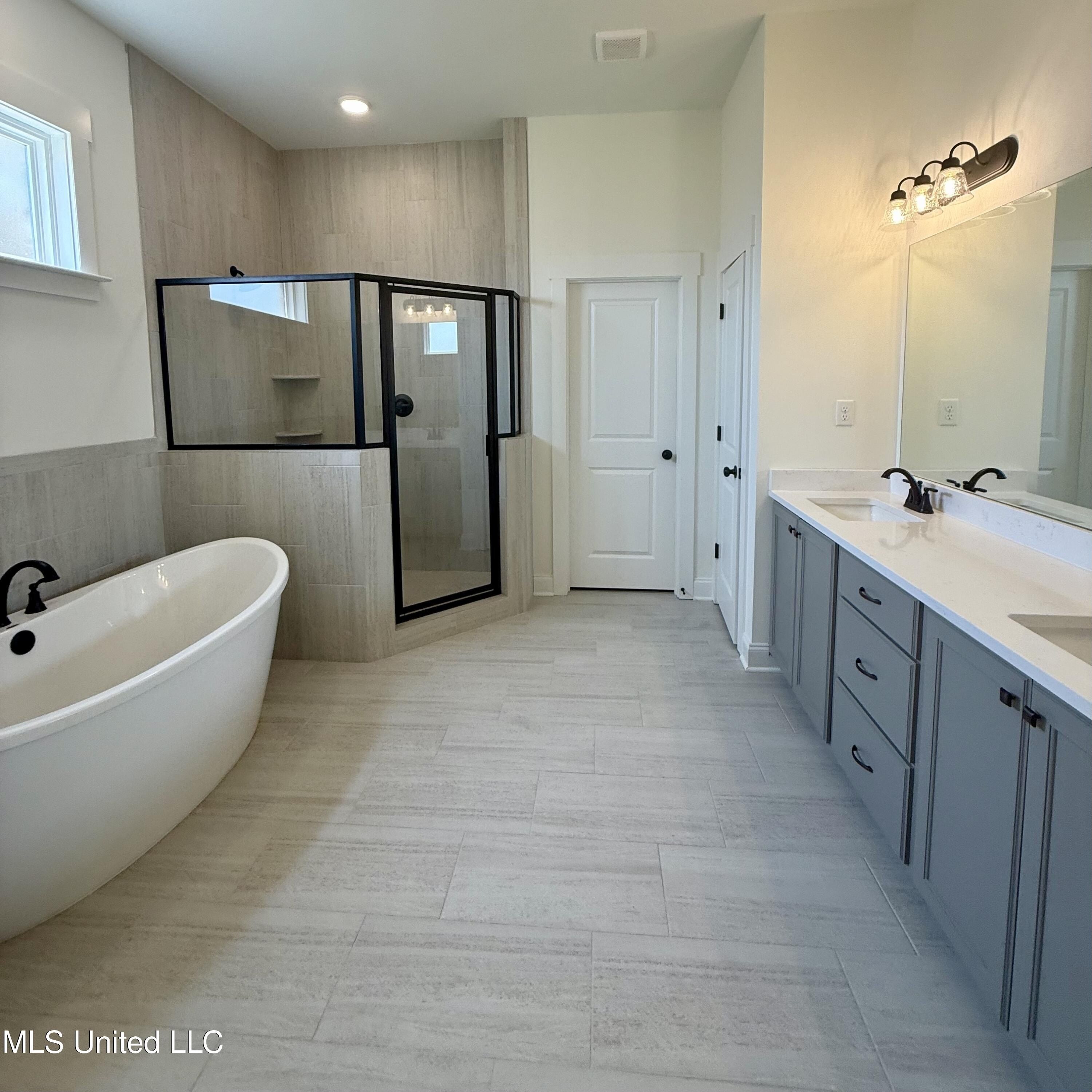 970 Coahoma Court. Nesbit, MS 38651