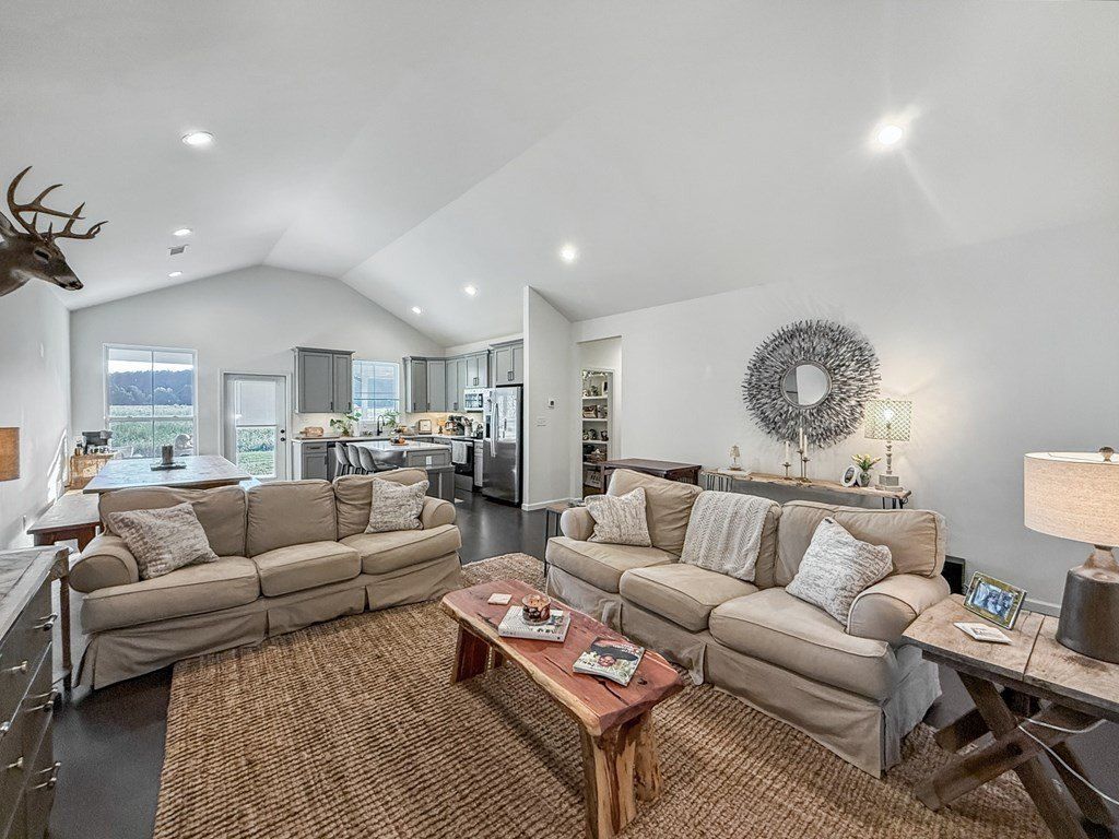 514 County Road 445. Oxford, MS 38655