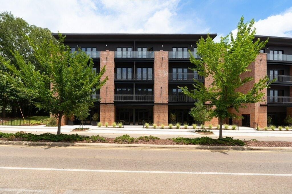 403 Russell St 204. Starkville, MS 39759