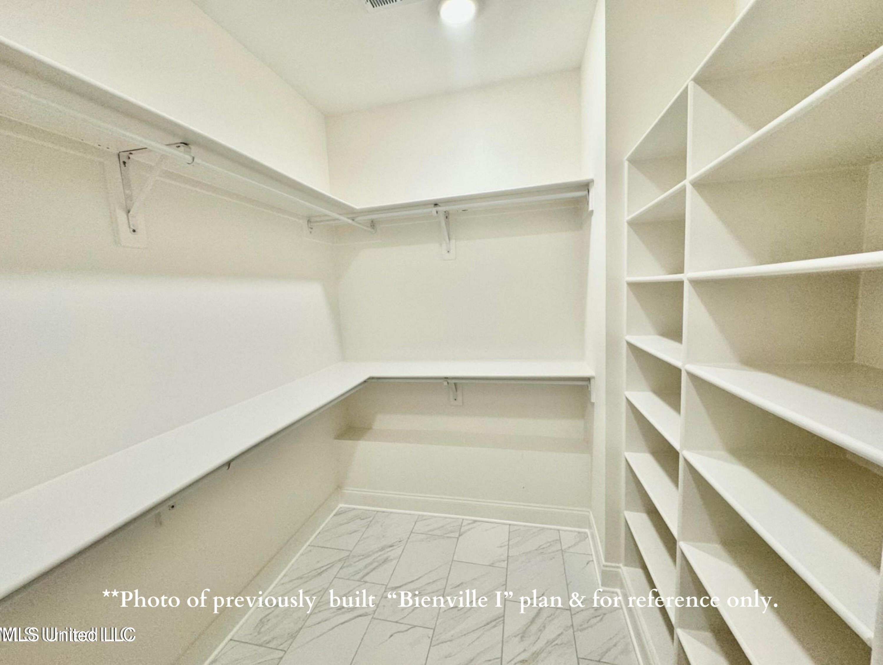 2558 Saint Charles Cove. Southaven, MS 38672