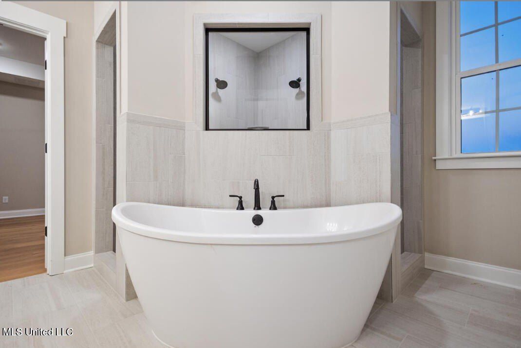 952 Coahoma Court. Nesbit, MS 38651