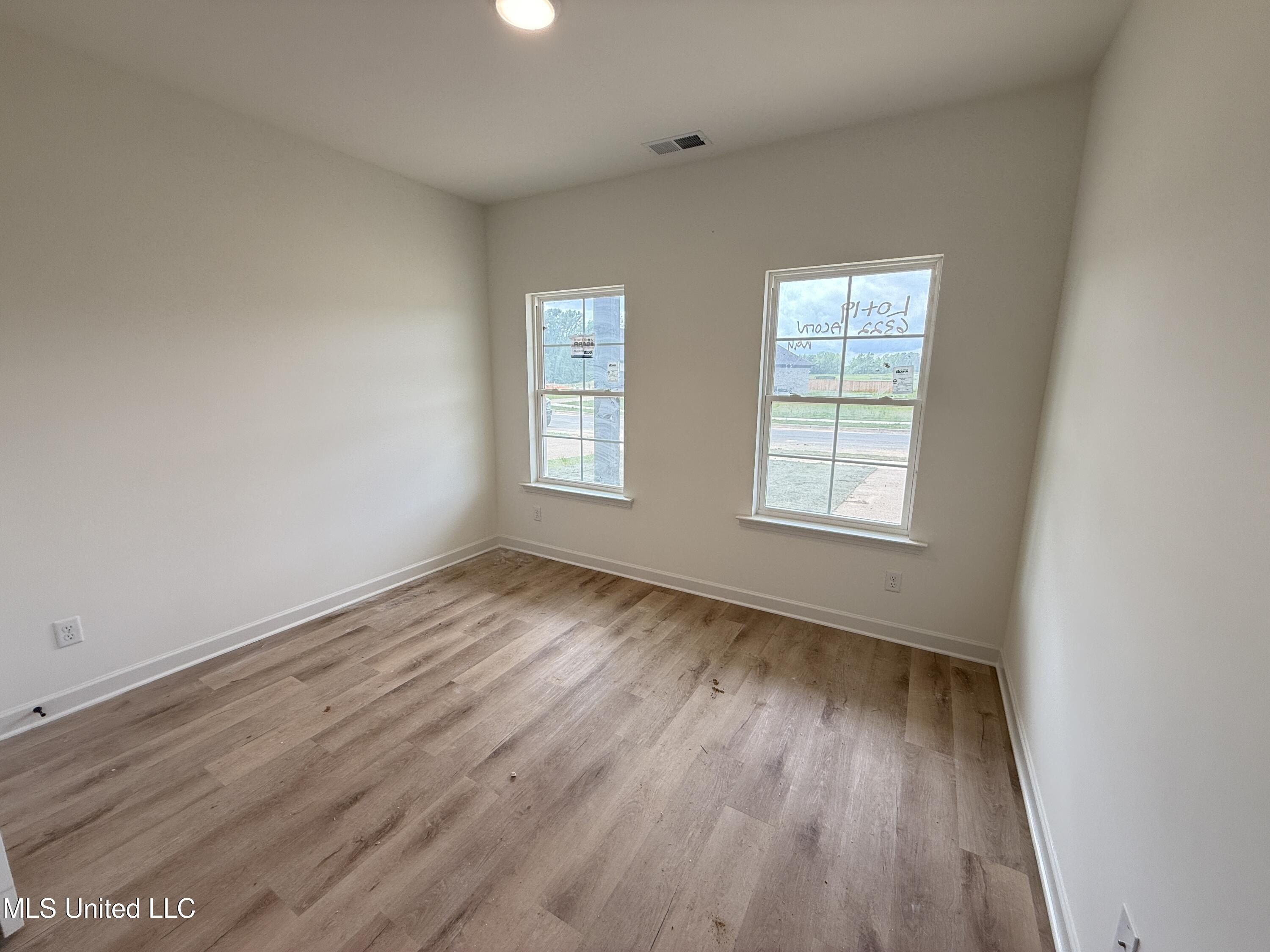 6251 Clover Court. Walls, MS 38680