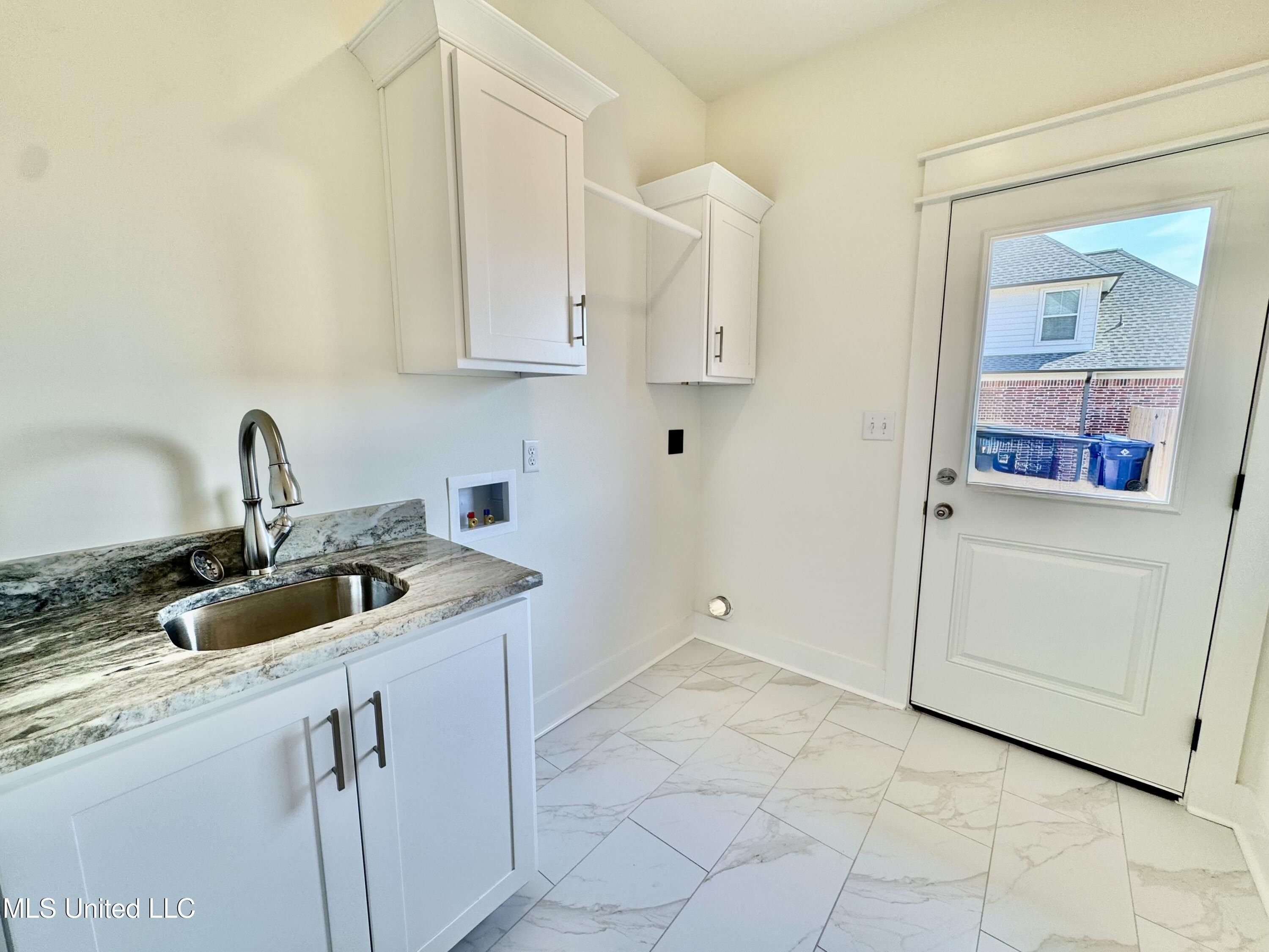 127 Bakersfield Way. Nesbit, MS 38651