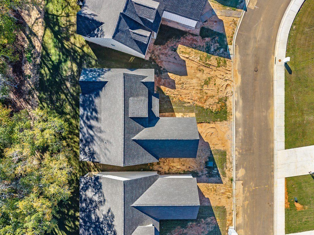 1012 Lily Lane. Oxford, MS 38655