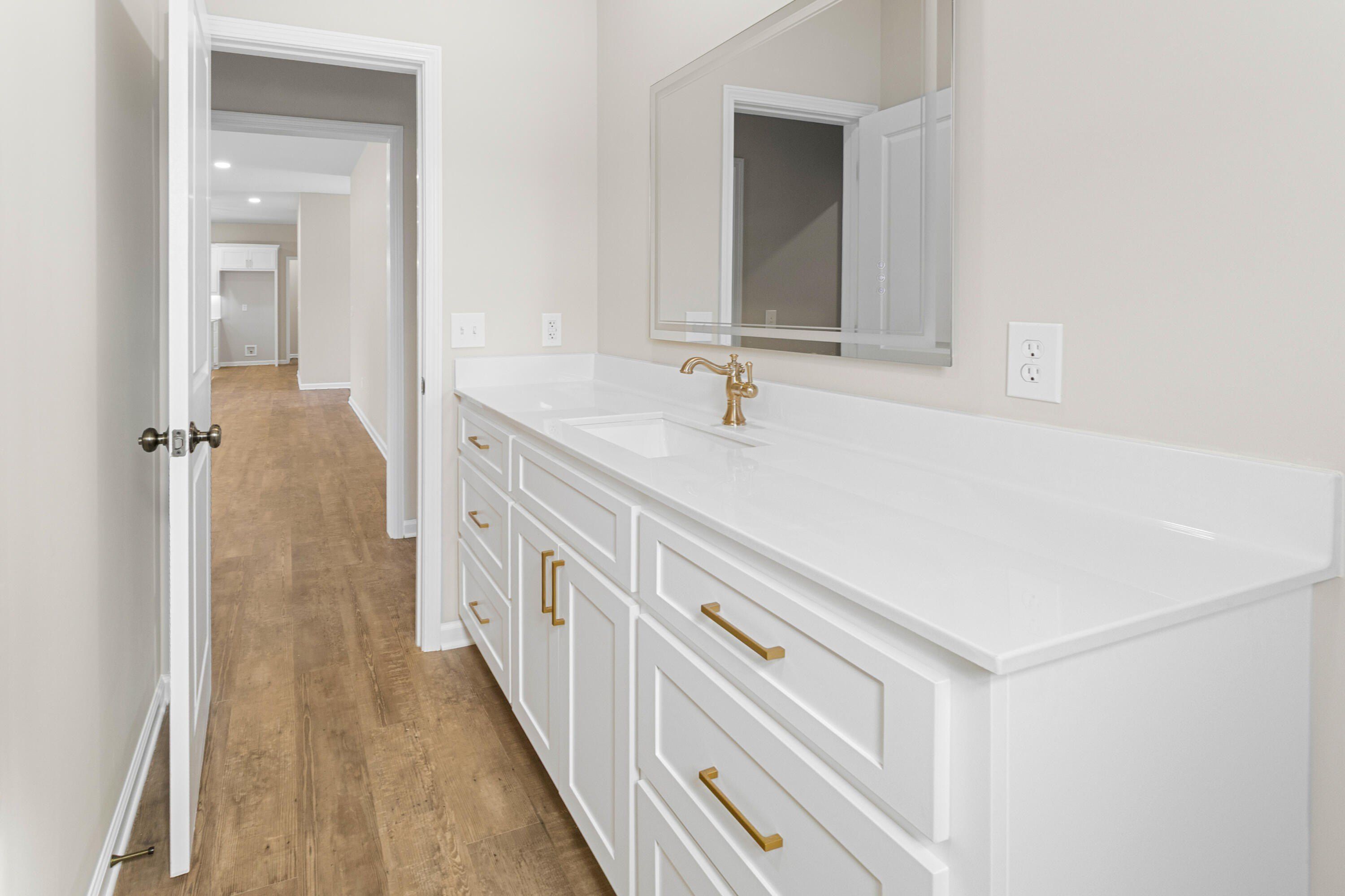 338 Rogers Way. Columbus, MS 39702