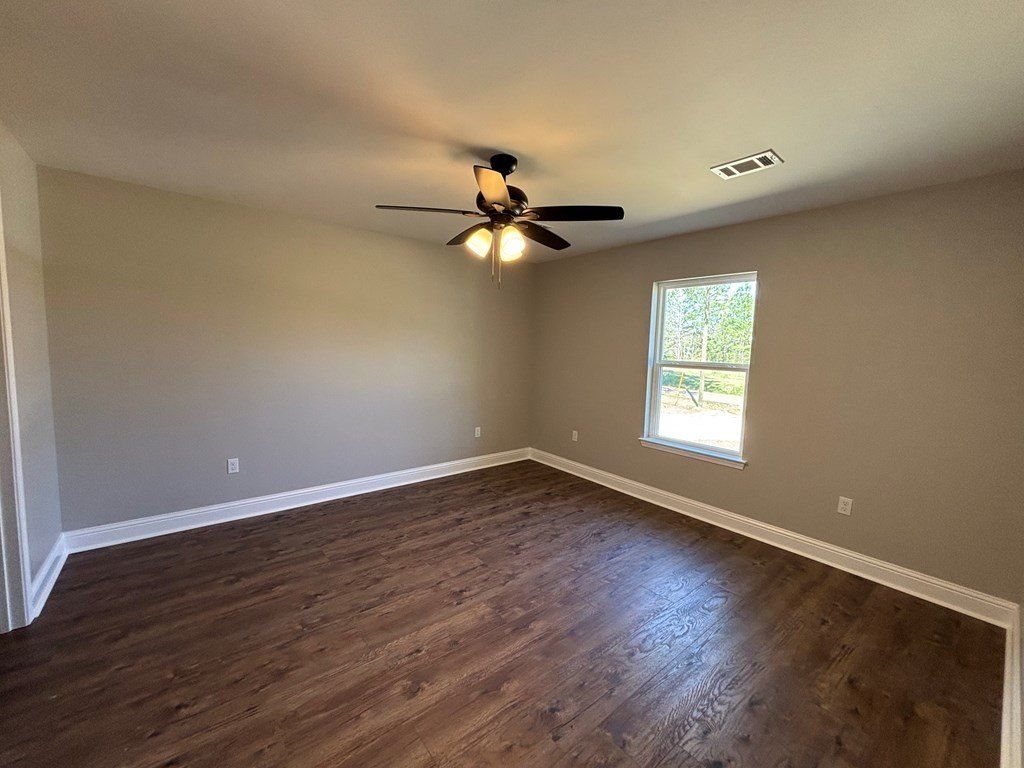 426 Violet St. Kiln, MS 39556