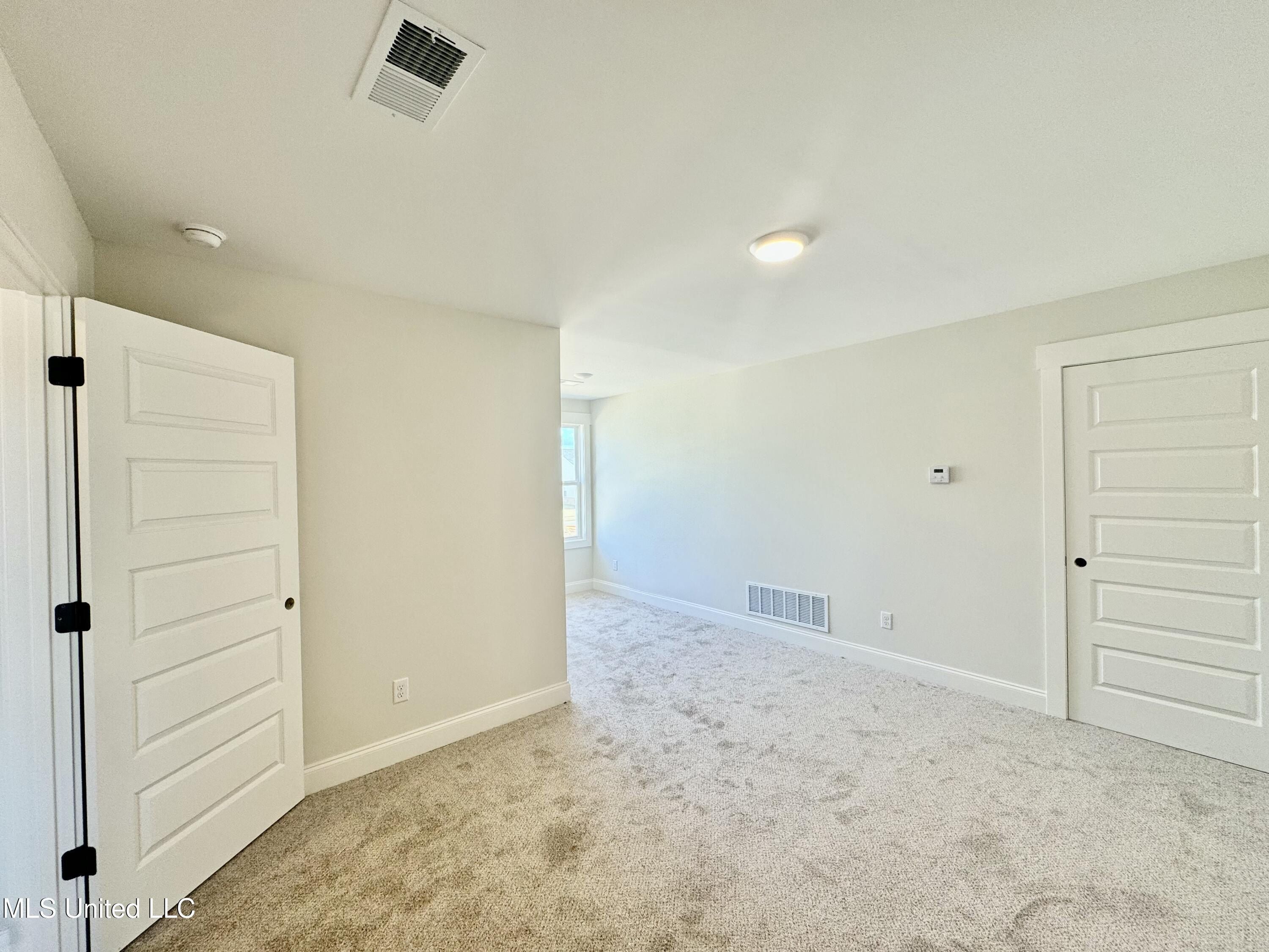 2543 Saint Charles Cove. Southaven, MS 38672