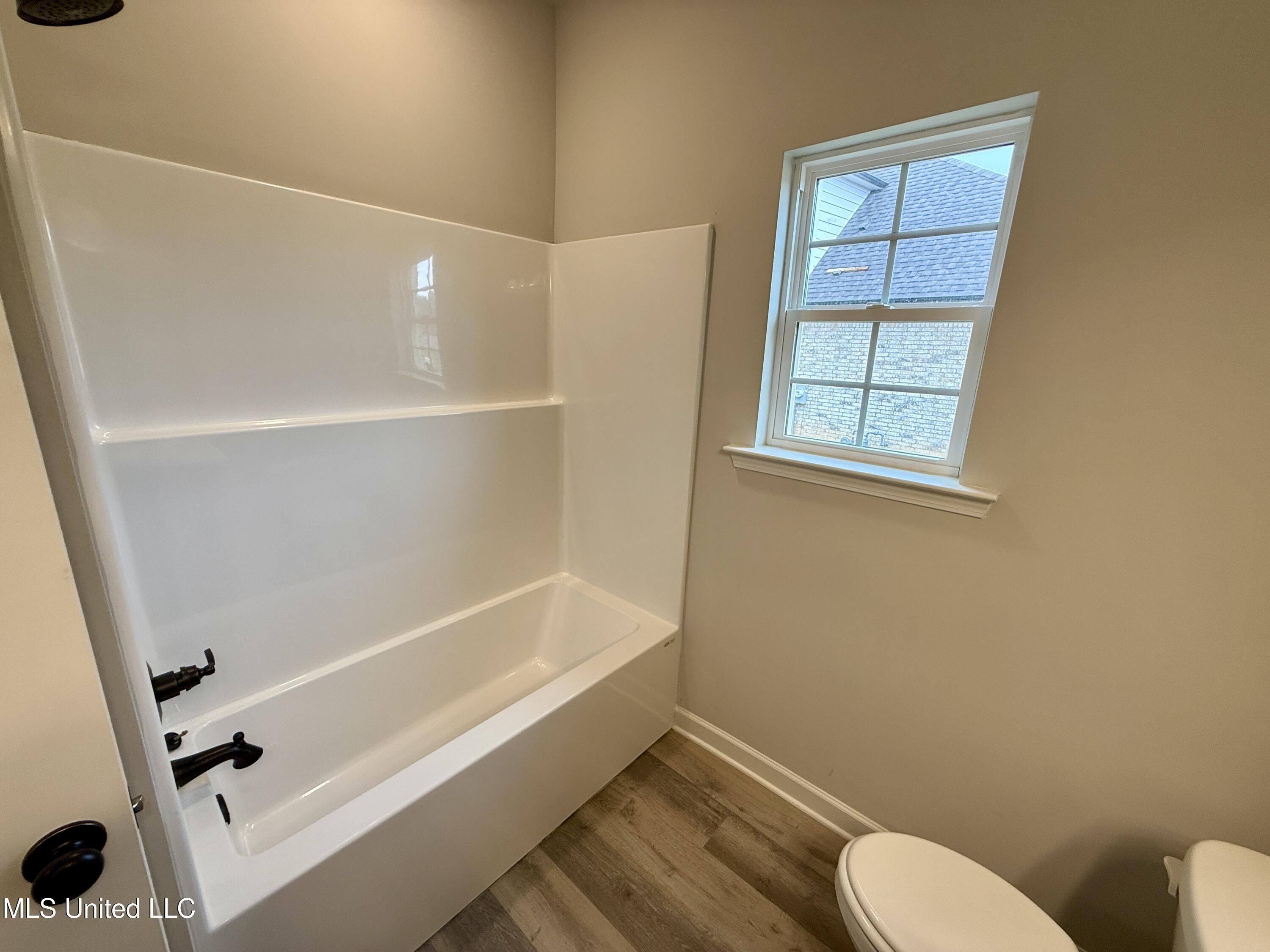 6263 Clover Court. Walls, MS 38680