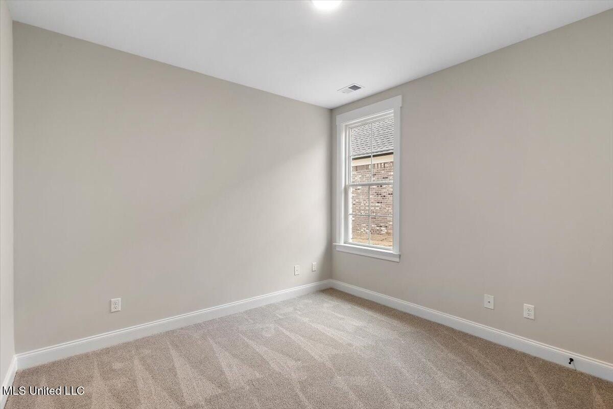 726 Coahoma Court. Nesbit, MS 38651