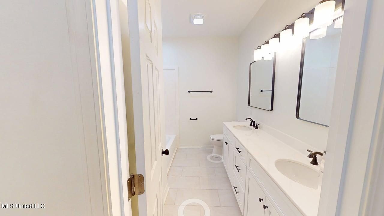 502 Dynsmore Place. Long Beach, MS 39560