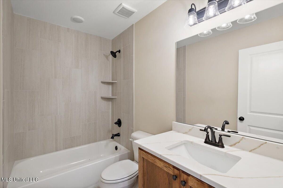 709 Bolivar Drive. Nesbit, MS 38651