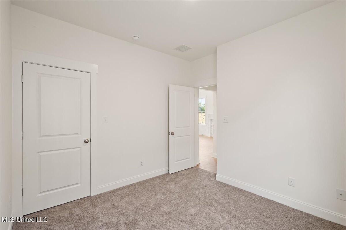 838 W Quitman Court. Nesbit, MS 38651