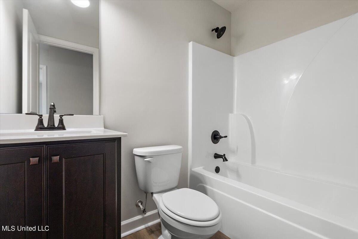 6502 Benjamin Cove. Walls, MS 38680