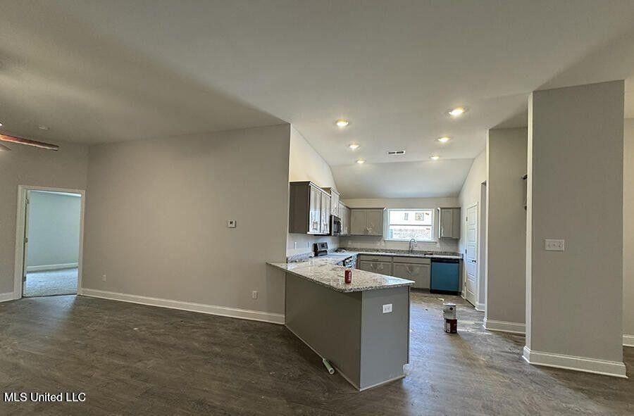 4173 W Olivia Circle. Olive Branch, MS 38654