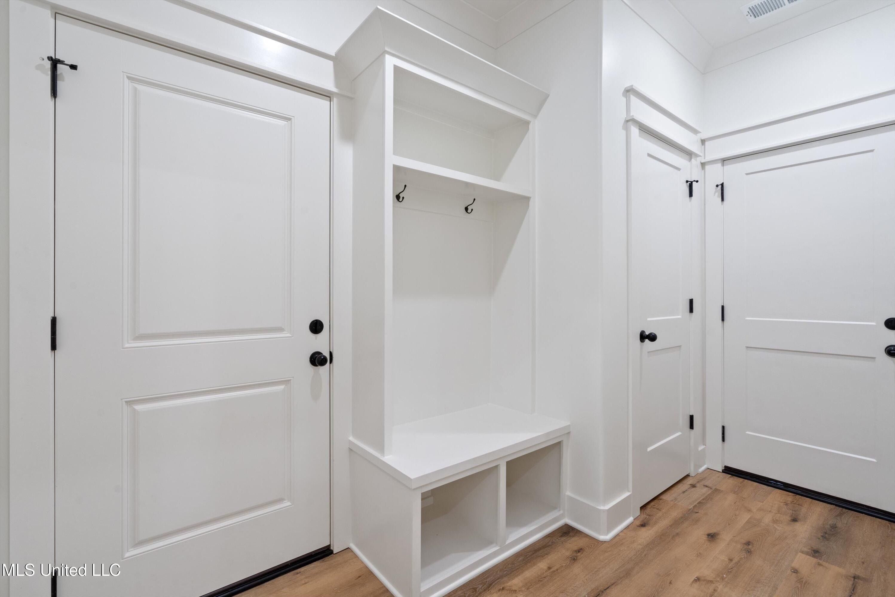 5452 Grayson Way. Hernando, MS 38632