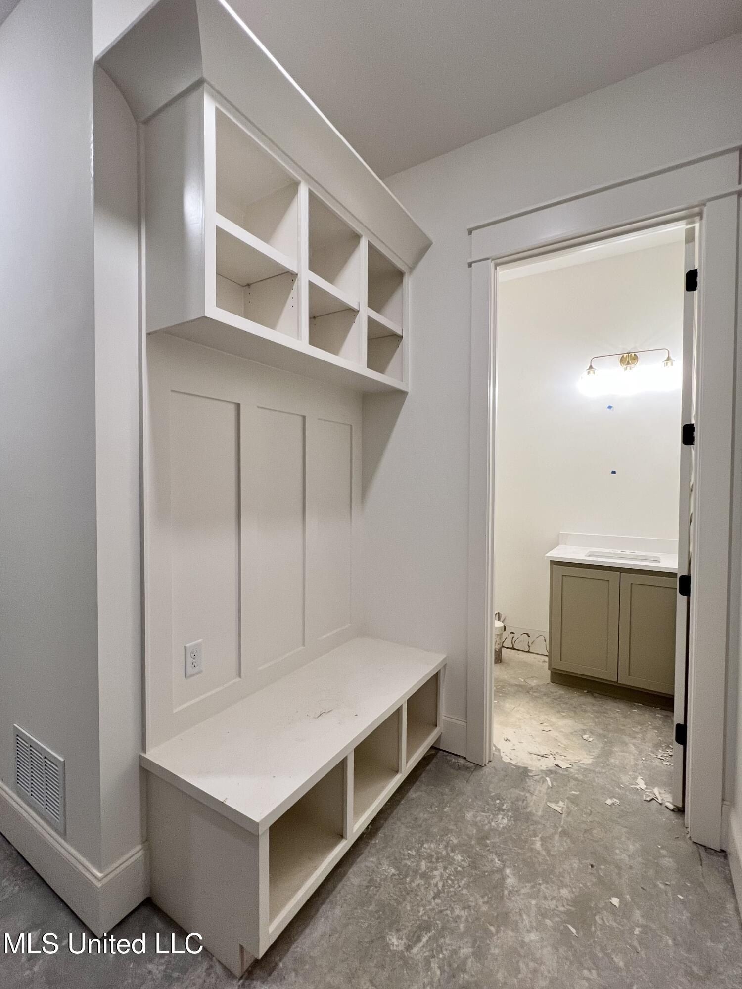 2142 Lauren Way. Hernando, MS 38632