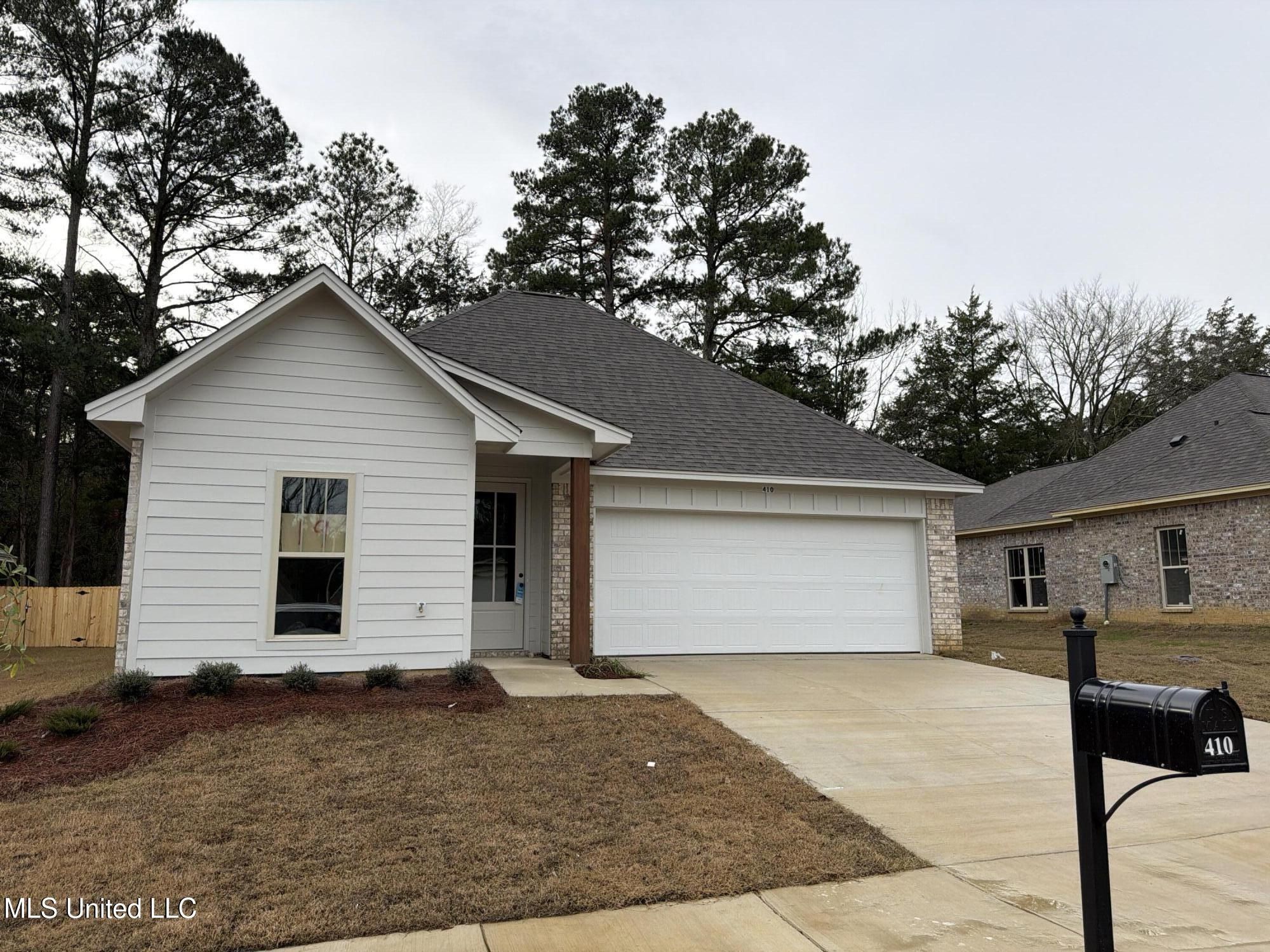 410 Hyde Park Cove. Brandon, MS 39042