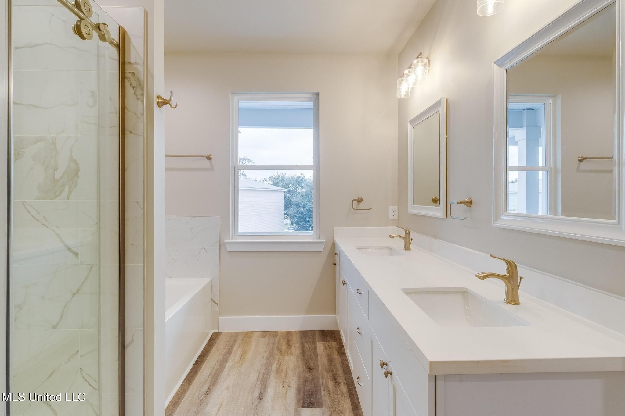 82 Oak Alley Lane. Long Beach, MS 39560