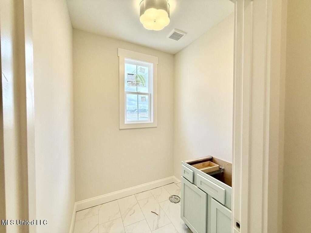 6529 Eastland Court. Southaven, MS 38672