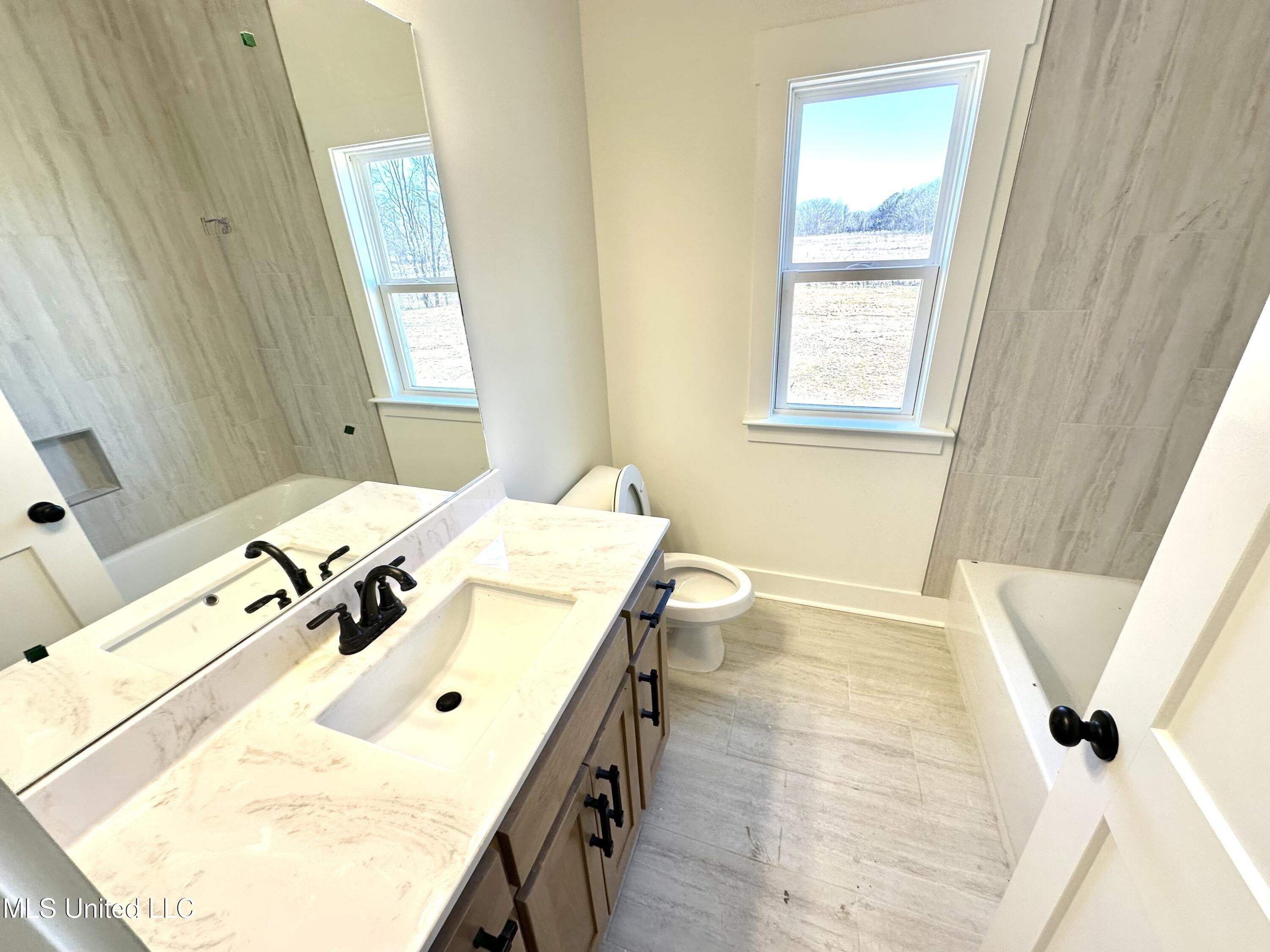 3621 Hatton Drive. Nesbit, MS 38651