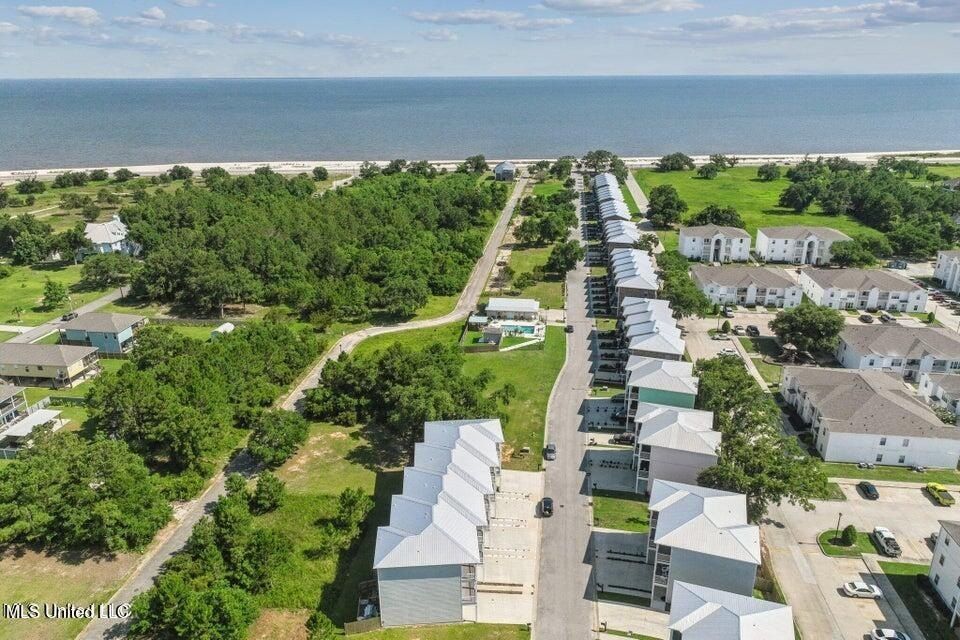 656667 Oak Alley Lane. Long Beach, MS 39560