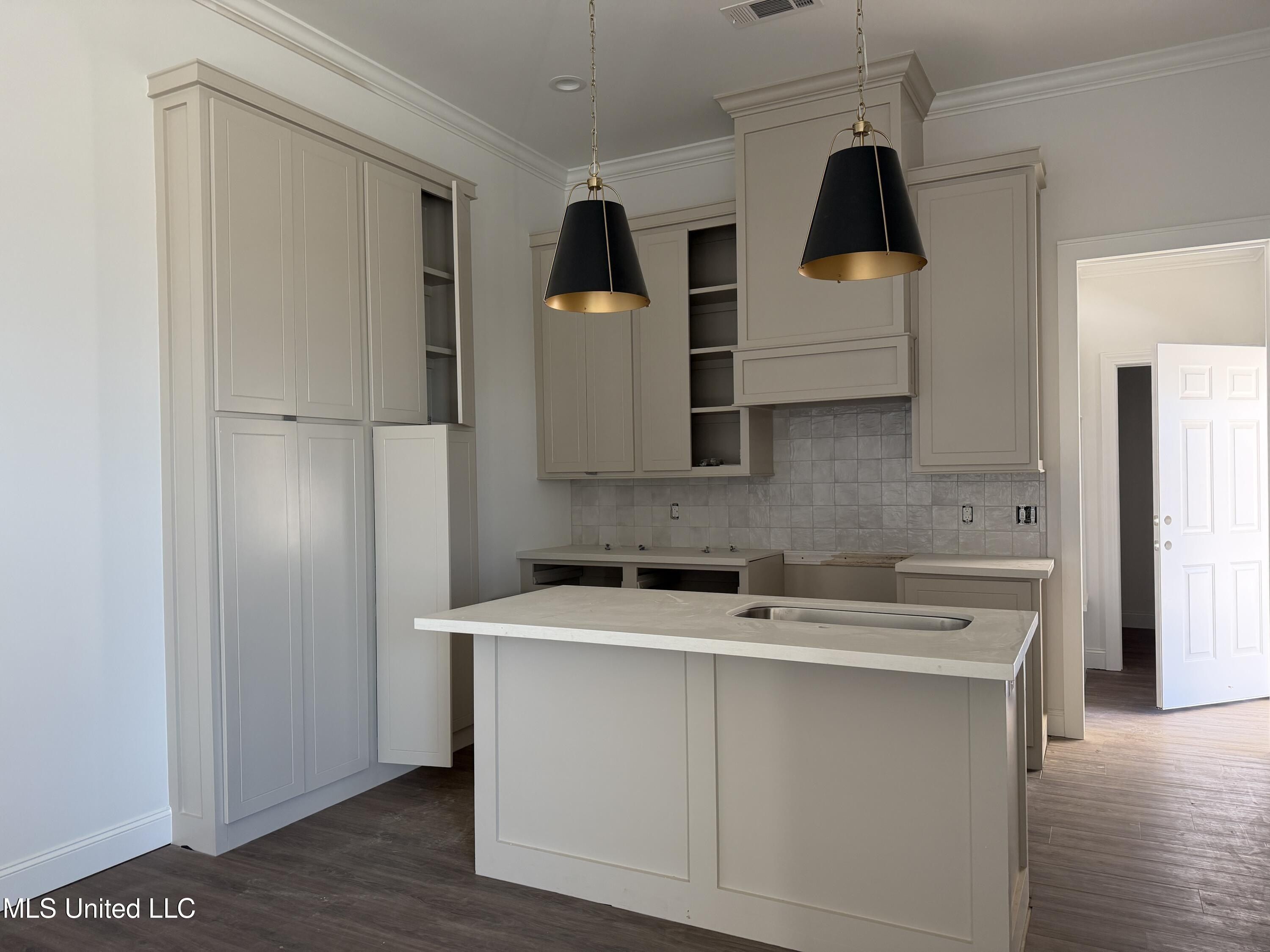 528 Baleigh Way. Canton, MS 39046