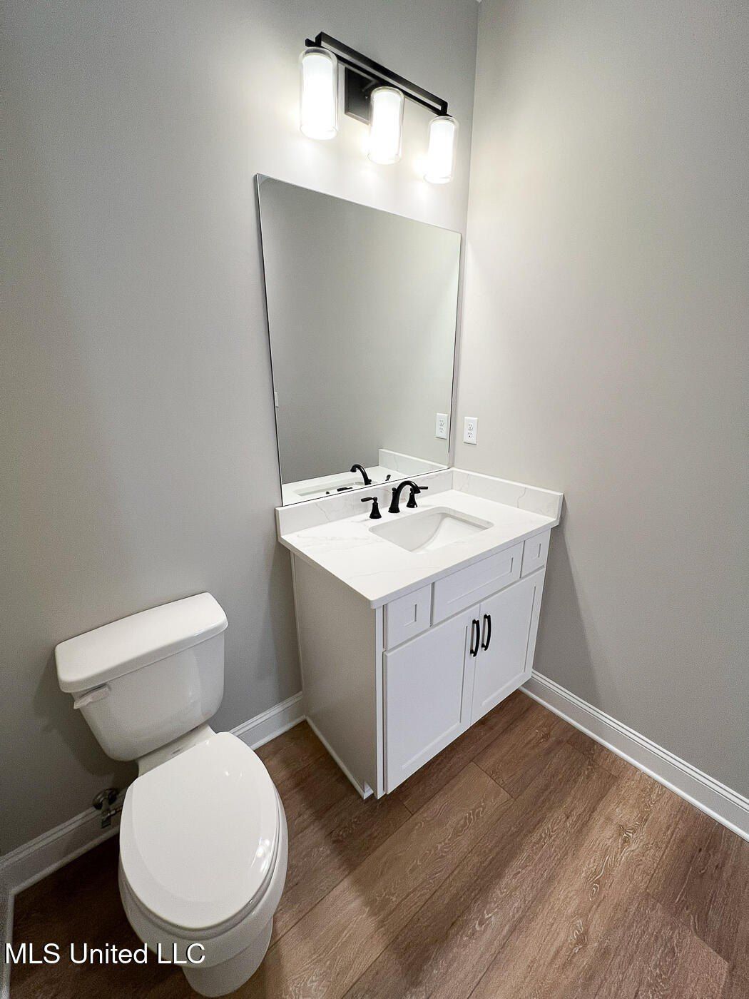 11210 Vickis Lane. Olive Branch, MS 38654