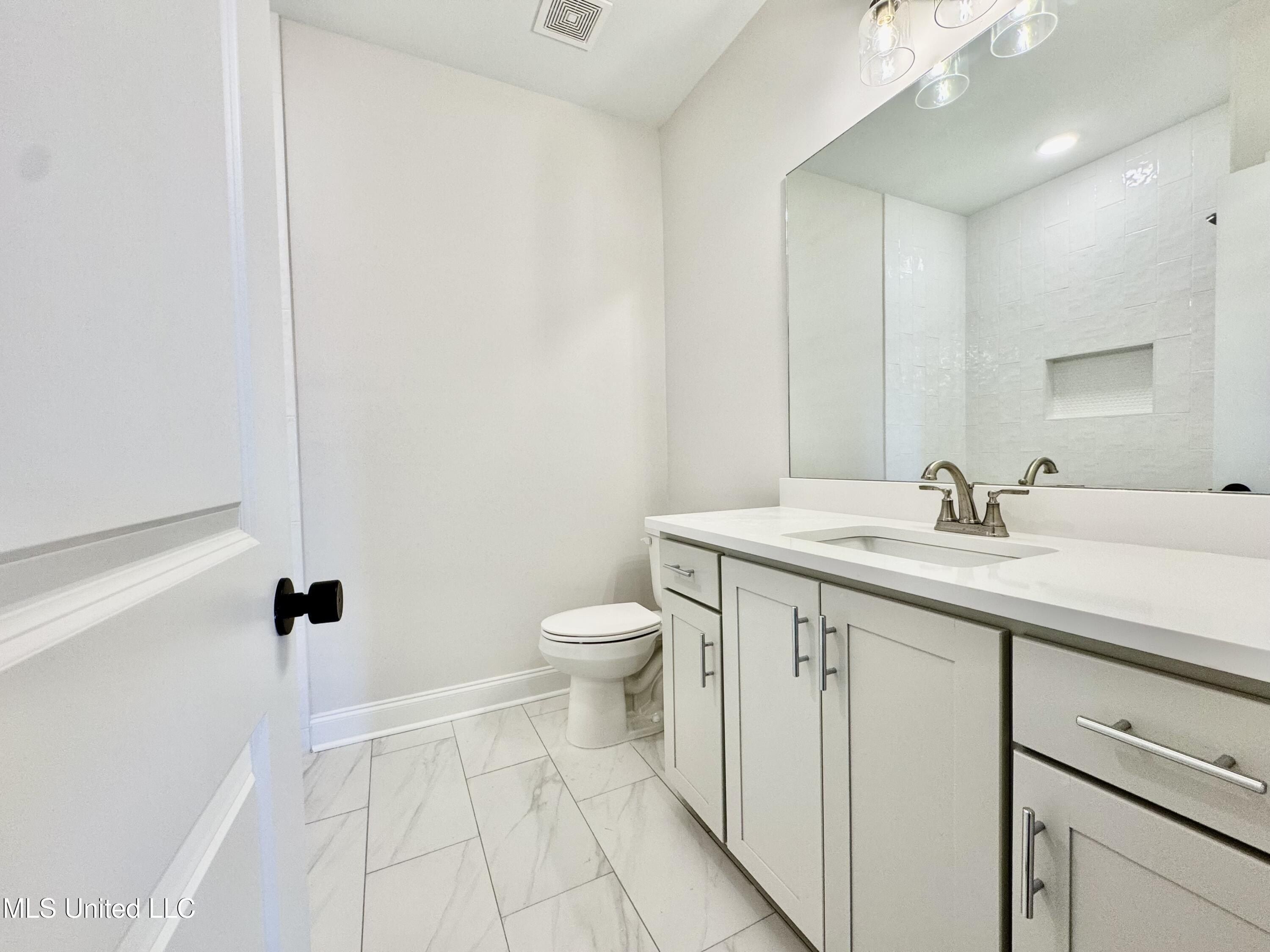 4276 Brooke Drive. Nesbit, MS 38651