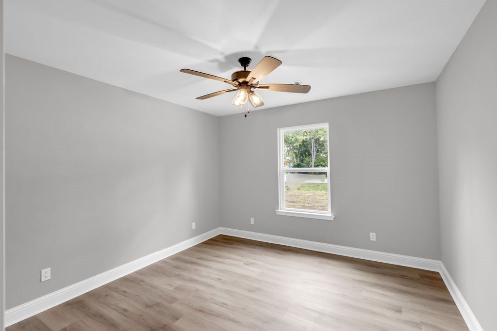 1709 E Lakeshore. Carriere, MS 39426