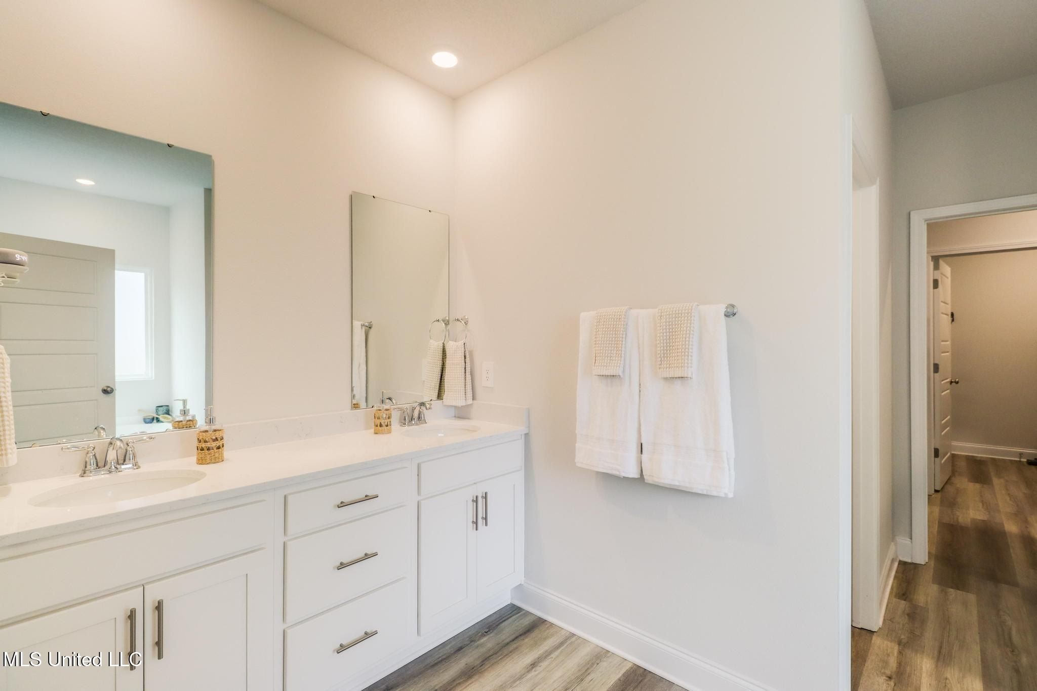 18951 Harrington Circle. Biloxi, MS 39532