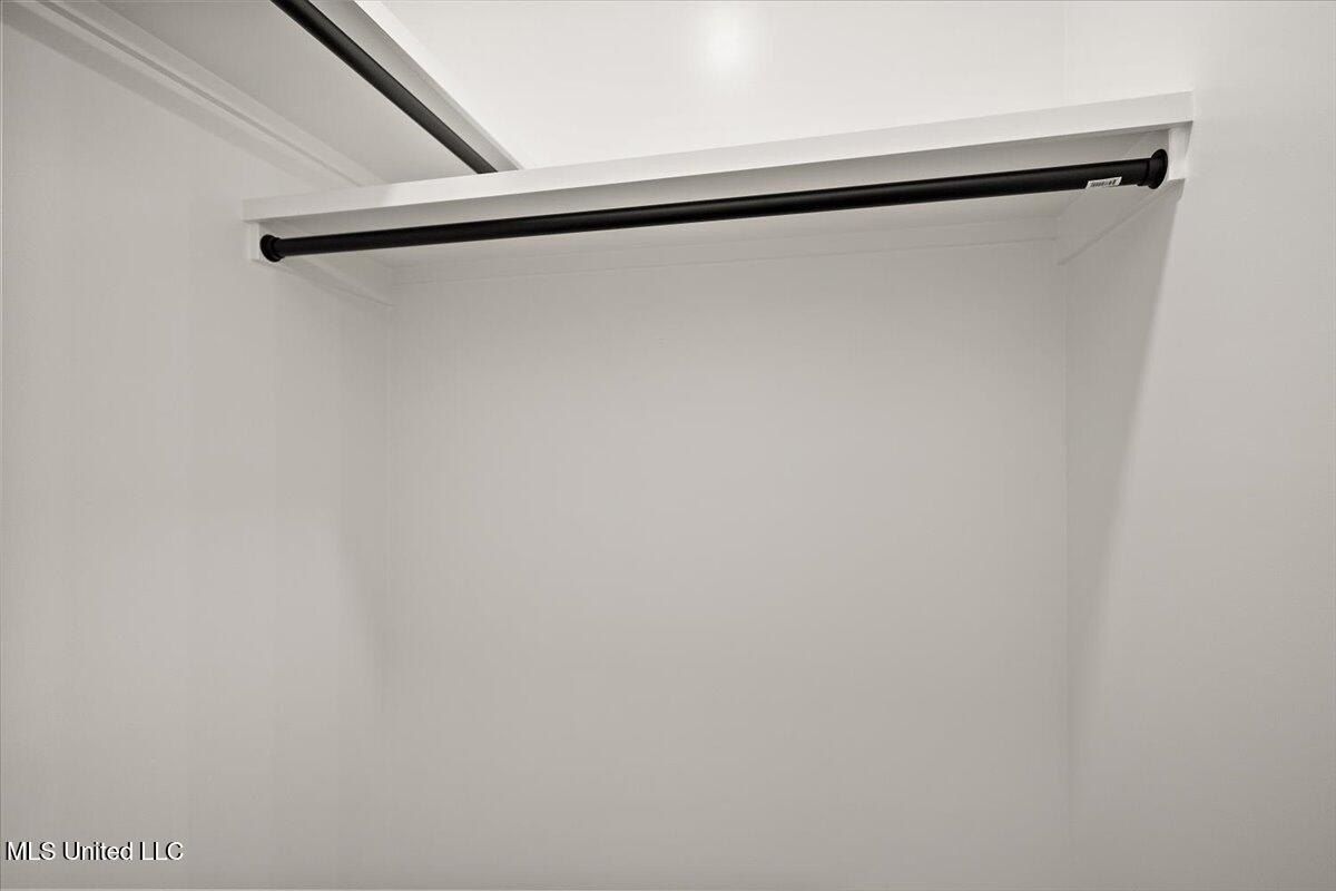 526 Bolivar Drive. Nesbit, MS 38651