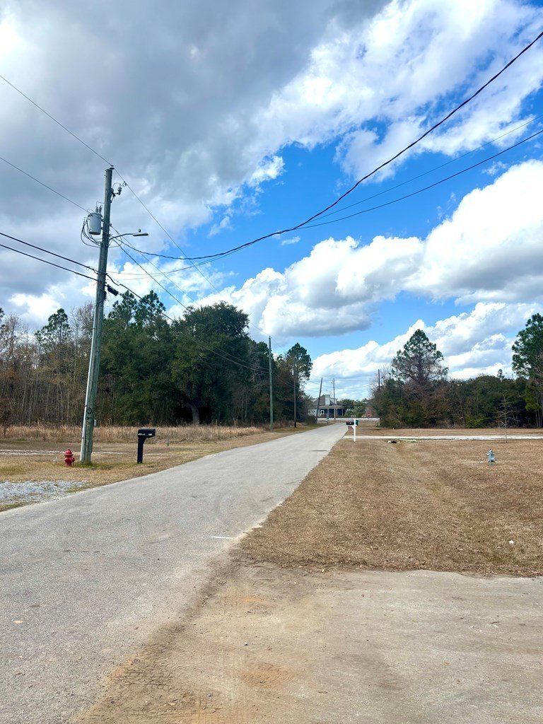 318 Hillcrest St. Waveland, MS 39576