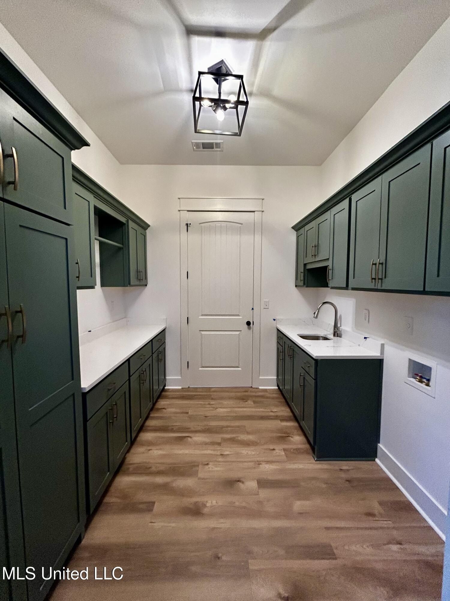 2916 Highwoods Drive. Byhalia, MS 38611