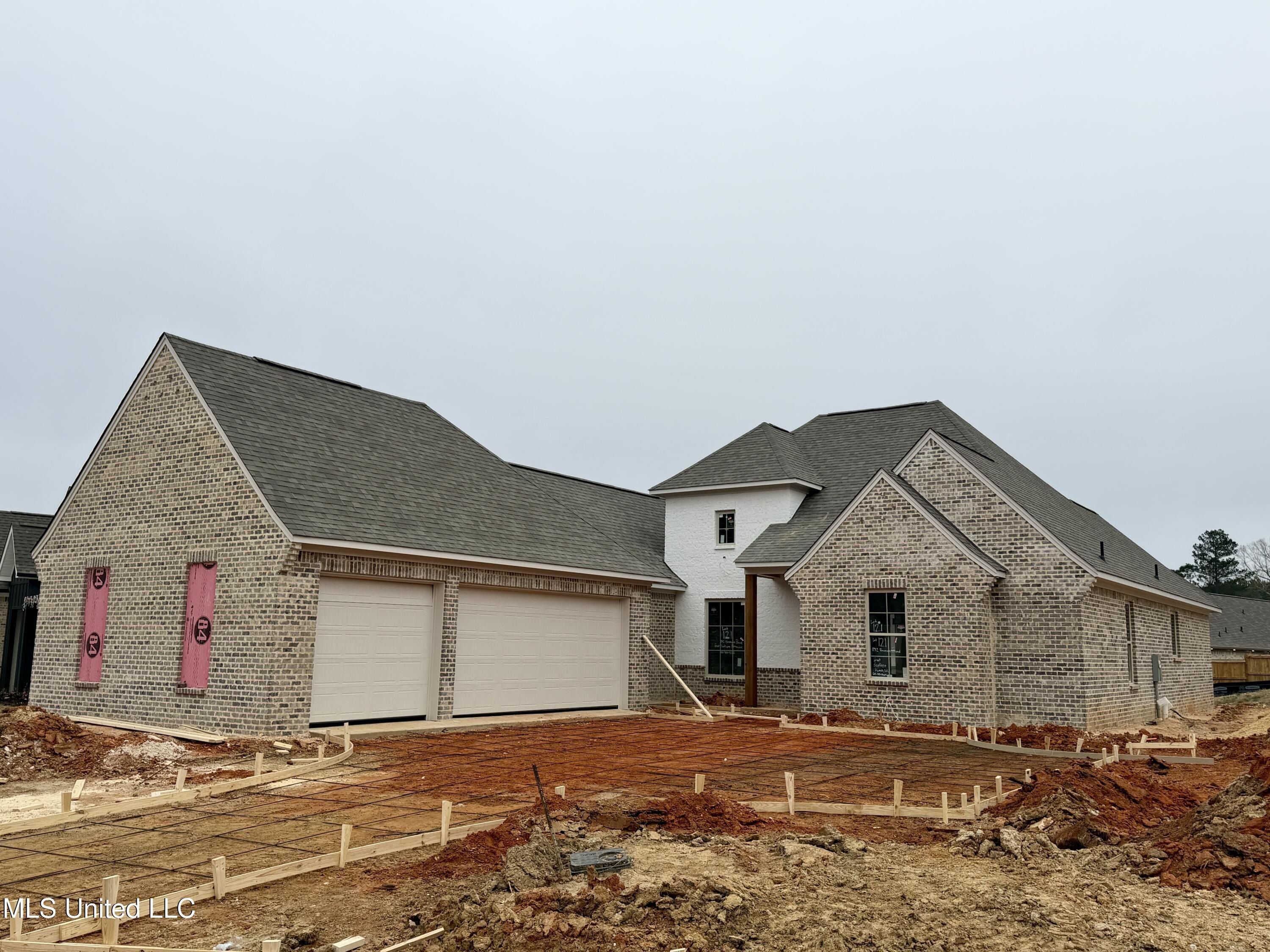 192 Bronson Bend. Flowood, MS 39232