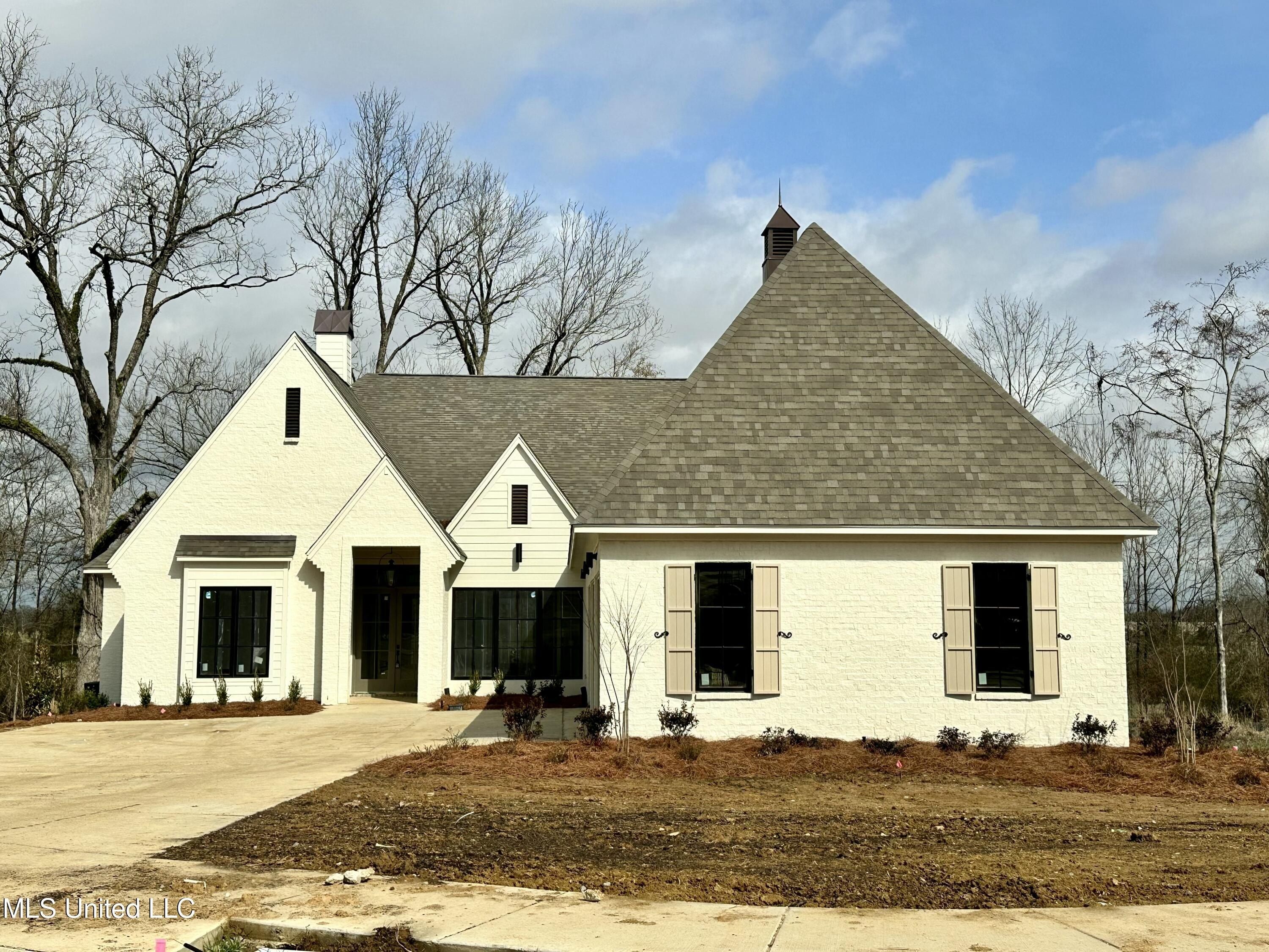 207 Welchshire Drive. Madison, MS 39110