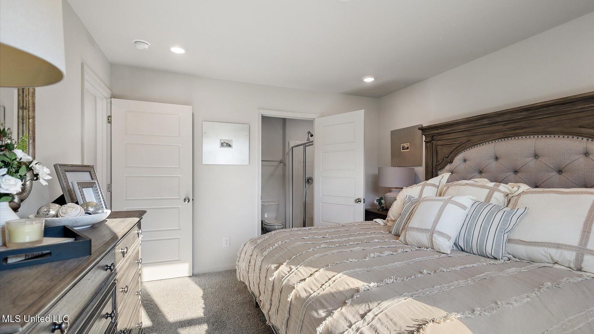 5014 Fox Glen Drive. Jackson, MS 39212