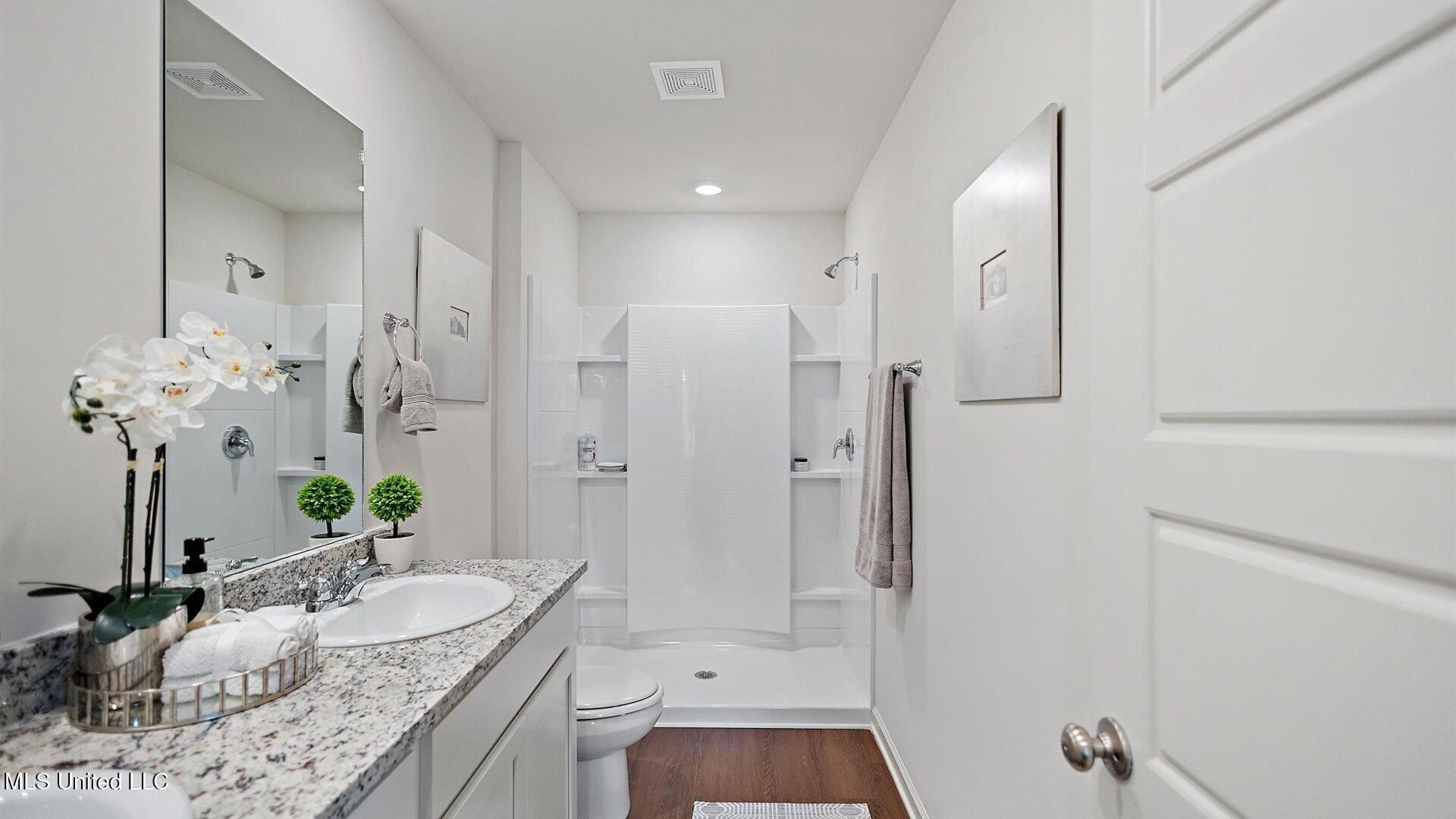 5012 Fox Glen Drive. Jackson, MS 39212