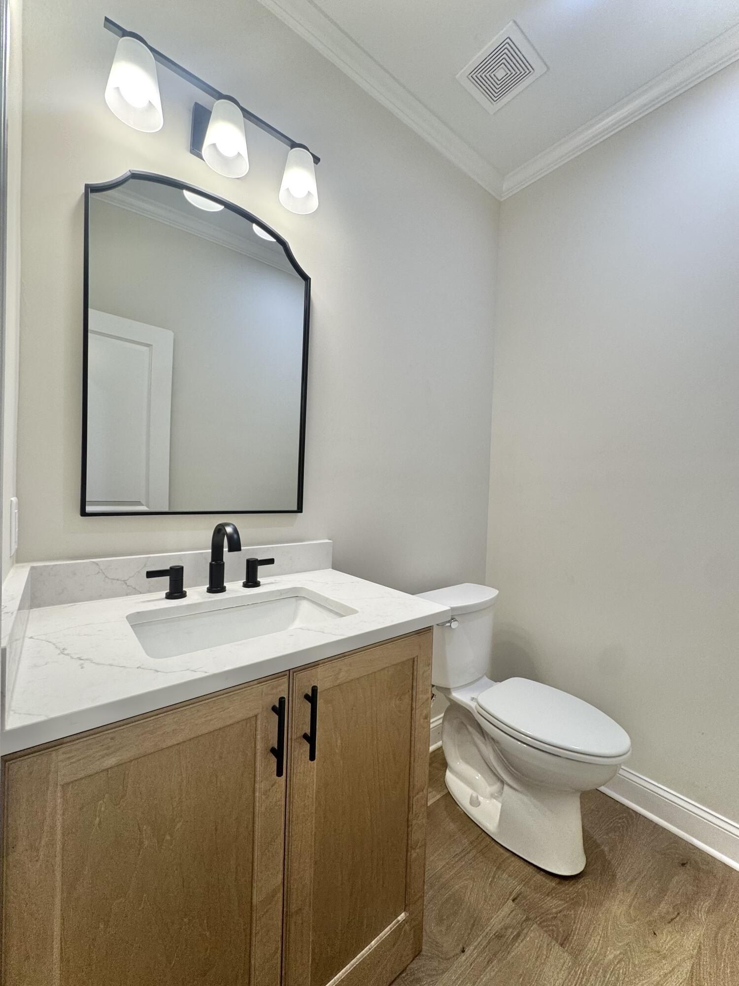 142 Lenox Ln. Columbus, MS 39702